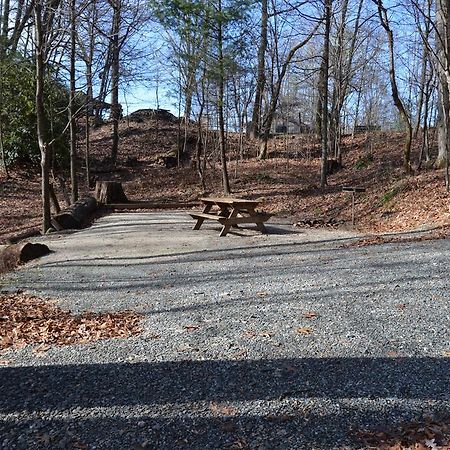 Linville Falls Campground, Rv Park, And Cabins Eksteriør billede