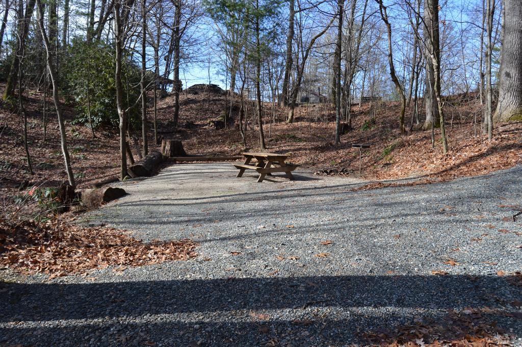 Linville Falls Campground, Rv Park, And Cabins Eksteriør billede