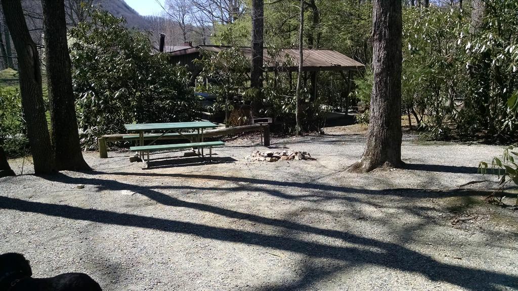 Linville Falls Campground, Rv Park, And Cabins Eksteriør billede
