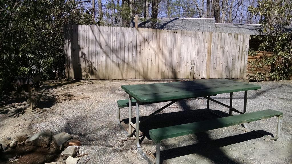 Linville Falls Campground, Rv Park, And Cabins Eksteriør billede