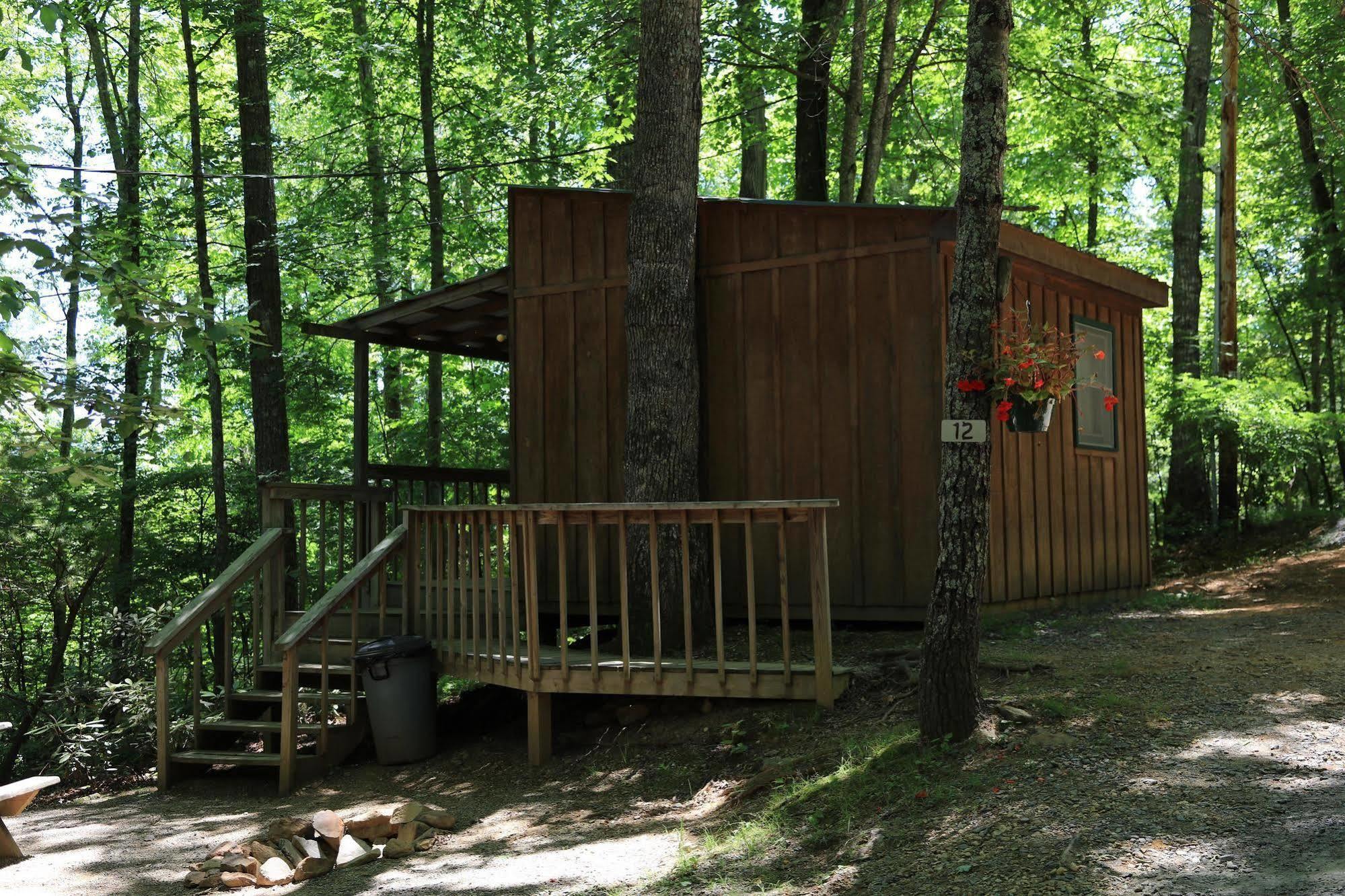 Linville Falls Campground, Rv Park, And Cabins Eksteriør billede
