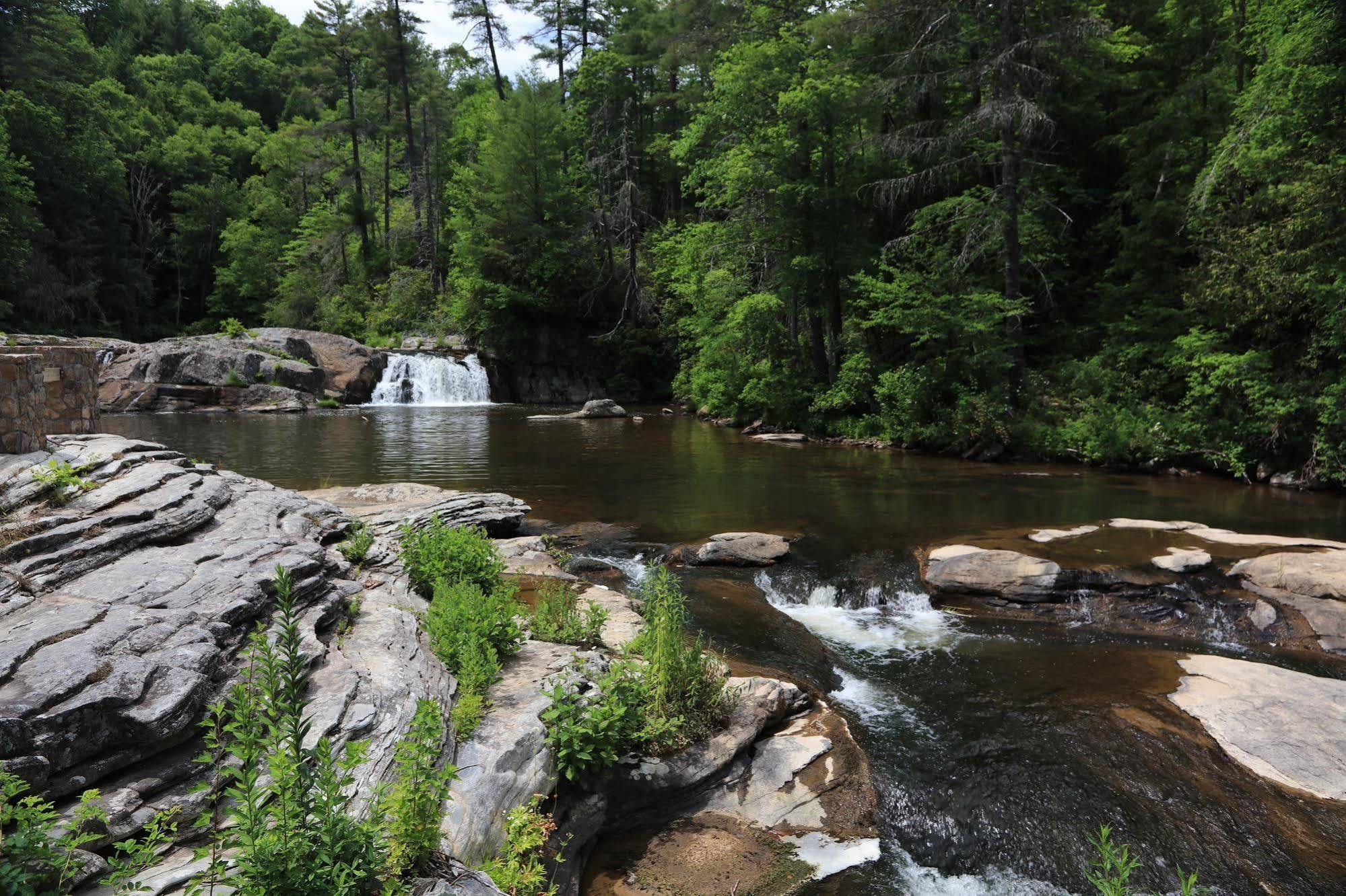 Linville Falls Campground, Rv Park, And Cabins Eksteriør billede