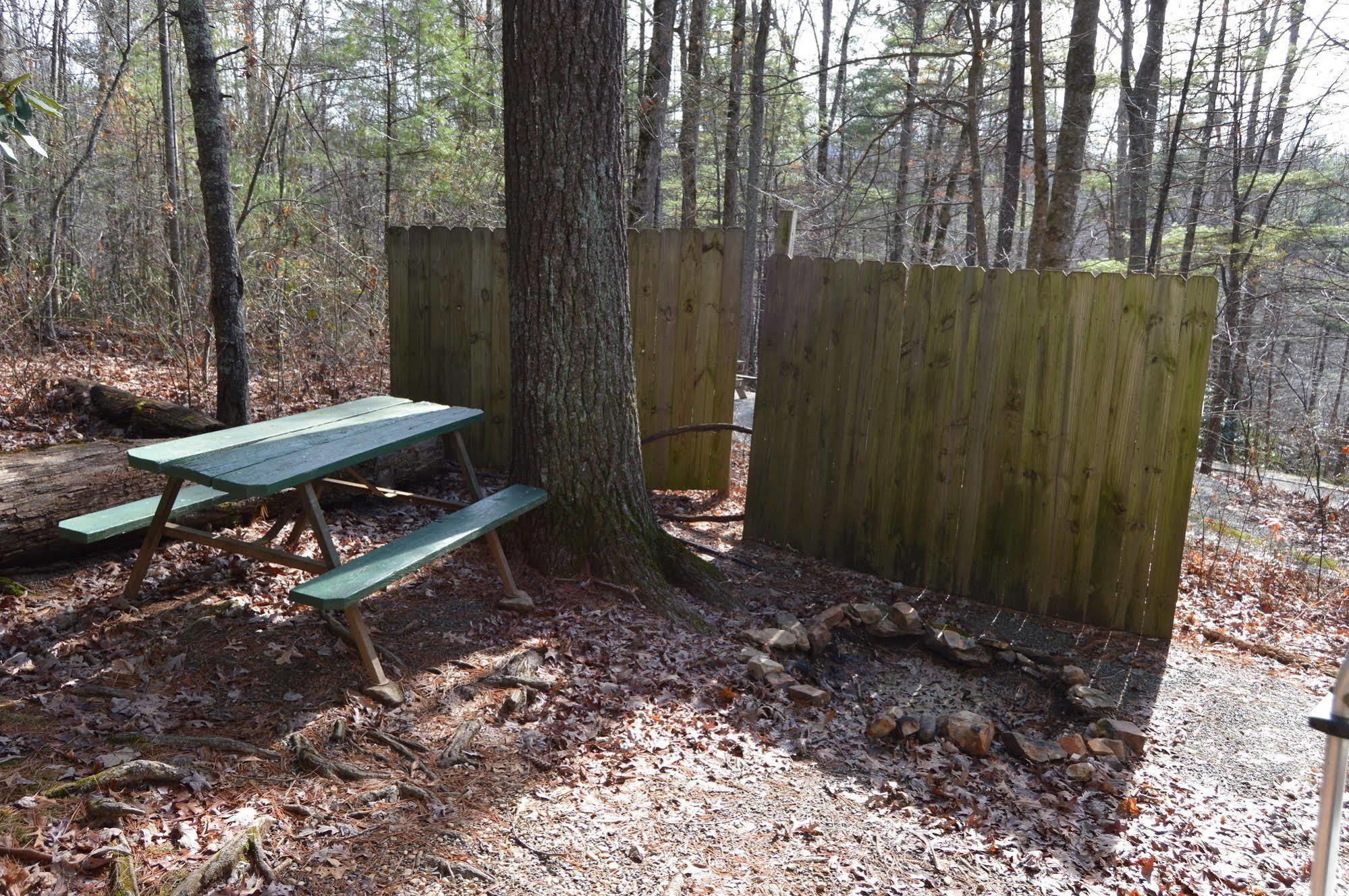 Linville Falls Campground, Rv Park, And Cabins Eksteriør billede