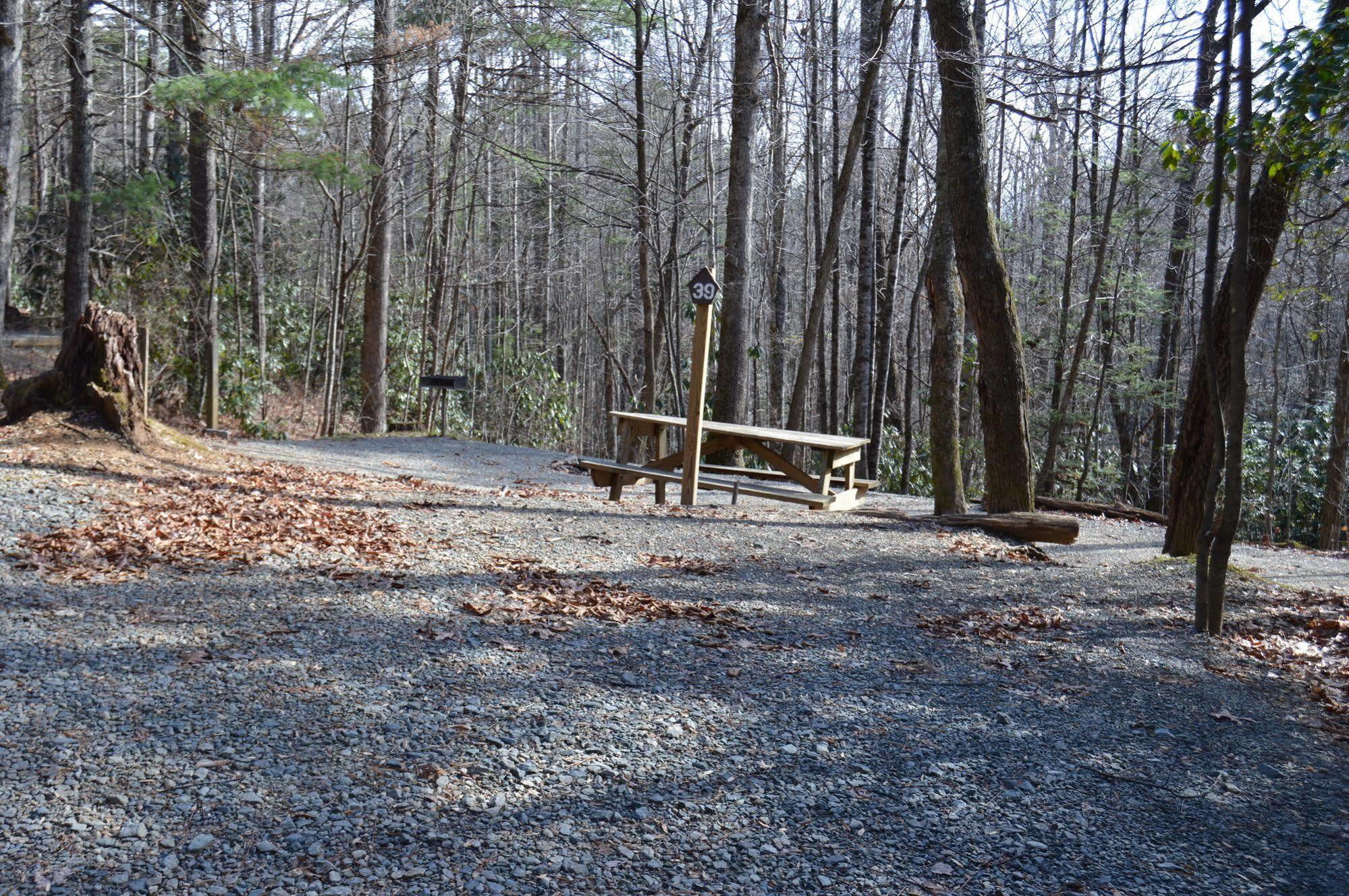Linville Falls Campground, Rv Park, And Cabins Eksteriør billede