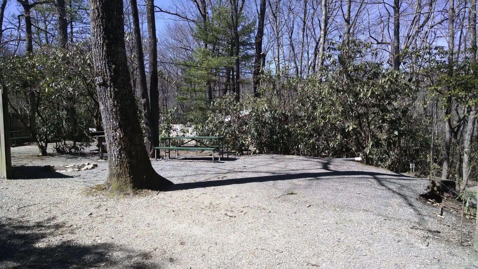 Linville Falls Campground, Rv Park, And Cabins Eksteriør billede