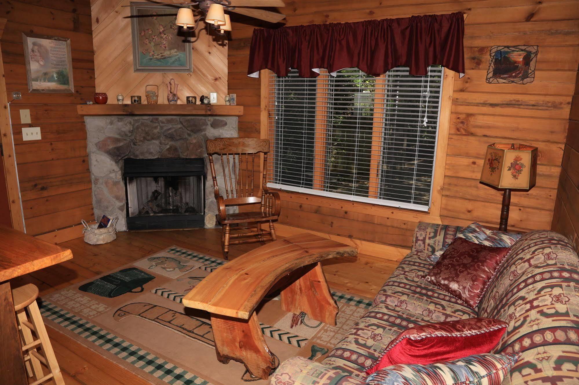 Linville Falls Campground, Rv Park, And Cabins Eksteriør billede