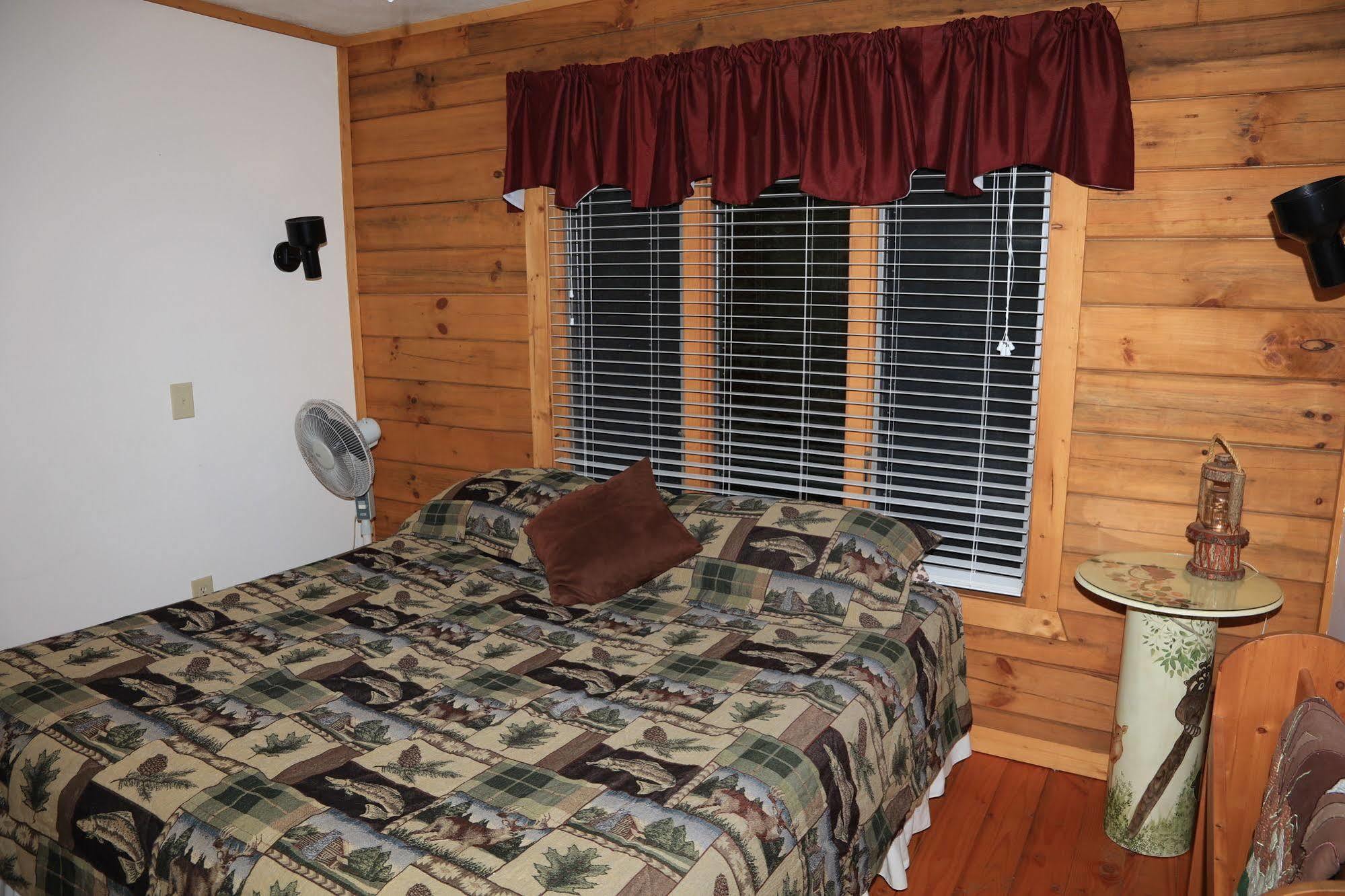 Linville Falls Campground, Rv Park, And Cabins Eksteriør billede