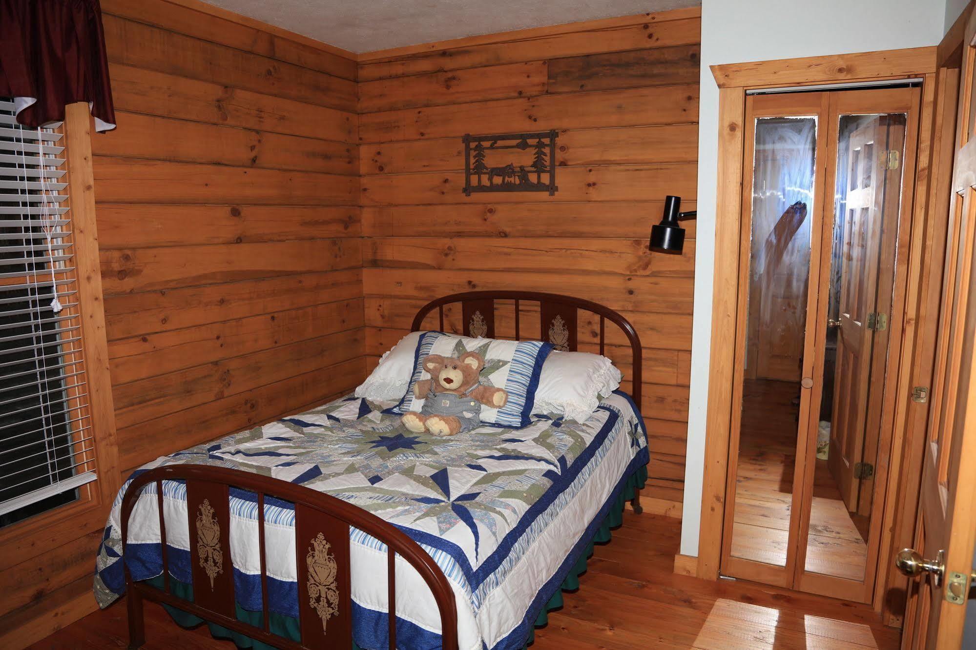 Linville Falls Campground, Rv Park, And Cabins Eksteriør billede