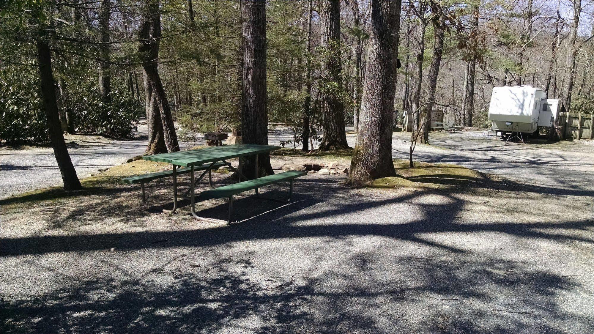 Linville Falls Campground, Rv Park, And Cabins Eksteriør billede